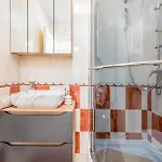Laura Apartamento Vir